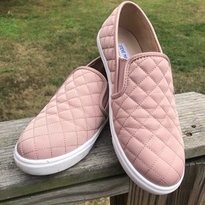 STEVE MADDEN SLIP ONS